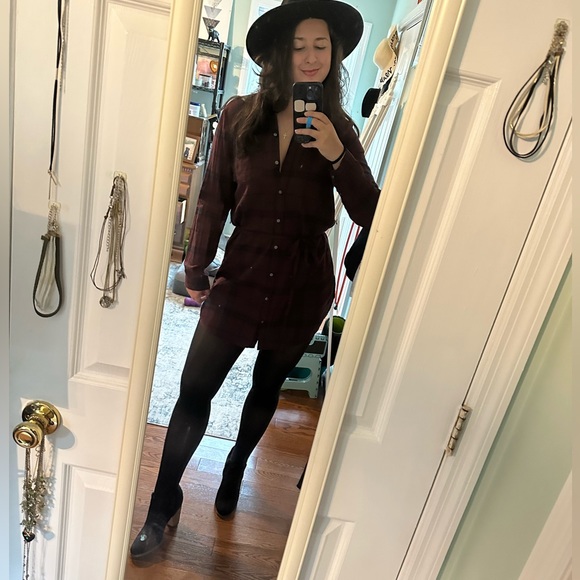 Crown Vintage Black Perforated Ankle Booties Block Heel Comfortable Casual - Picture 2 of 6